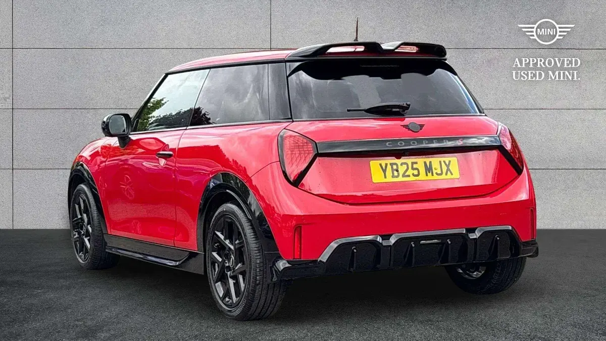 Used Mini Cooper S Hatch 201 HP (147 kW) 2025 Red Hatchback