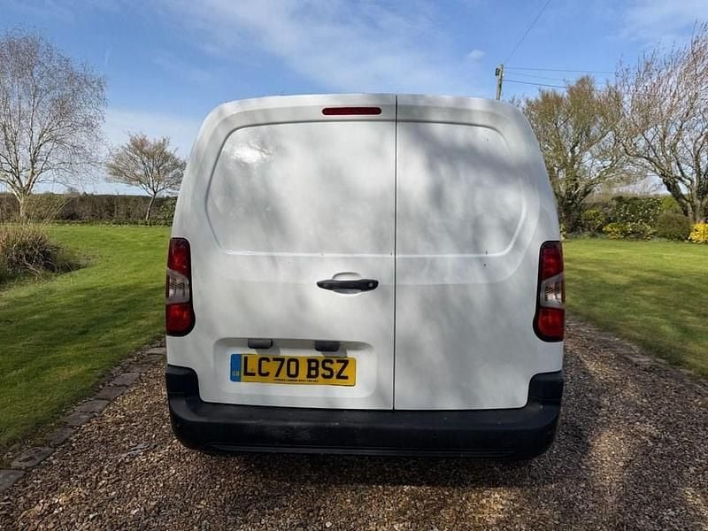 Used Citroën Berlingo Start 75 HP (55 kW) 2020 White MPV