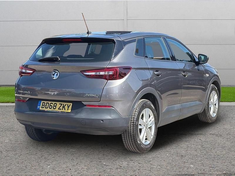 Second-hand Vauxhall Grandland X S 128 CP (94 kW) 2018 Gri SUV