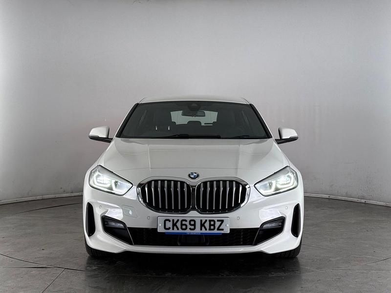 Used BMW 118 M Sport 140 HP (102 kW) 2019 White Hatchback