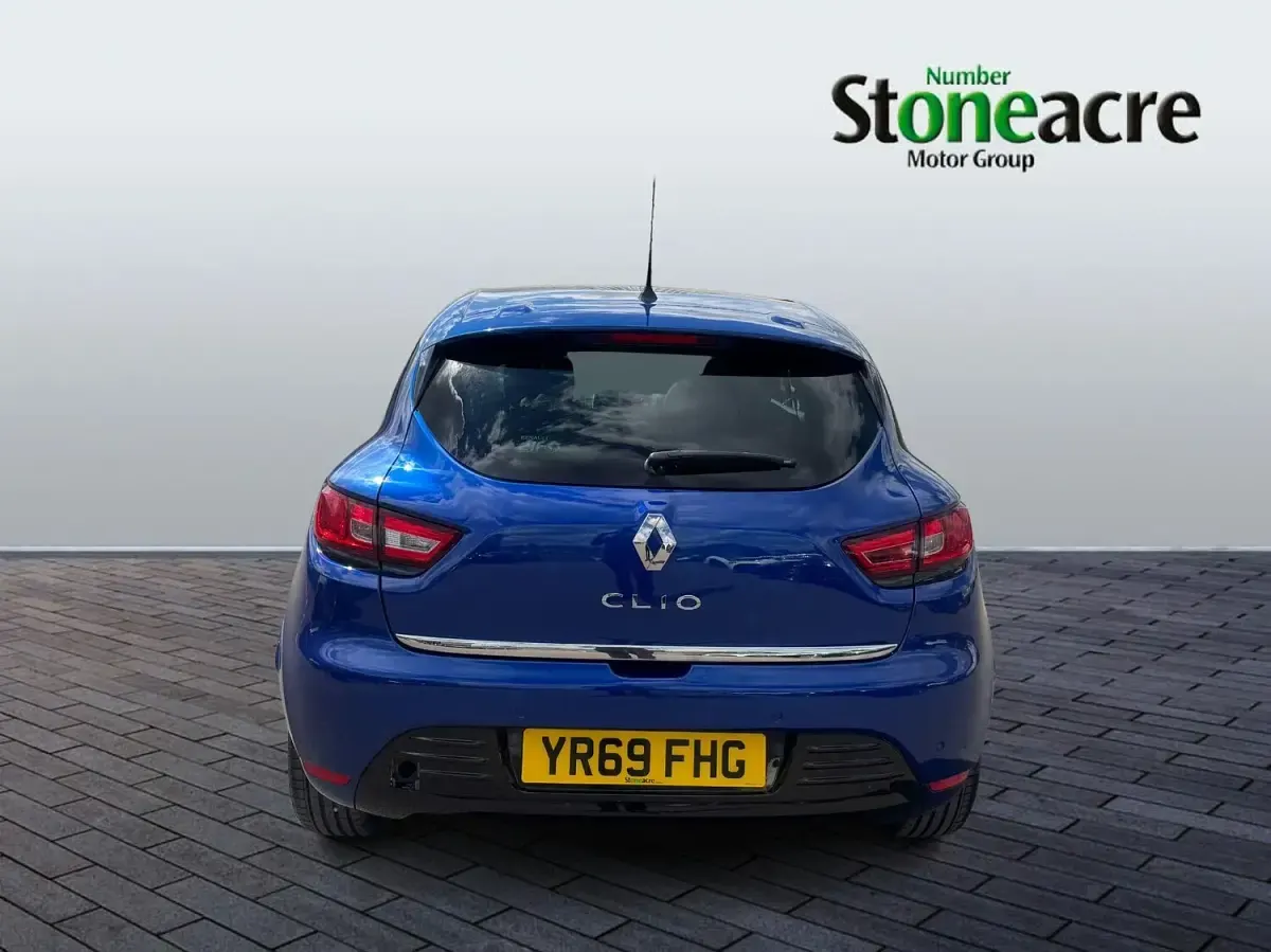 Used Renault Clio Iconic 90 HP (66 kW) 2019 Blue Hatchback