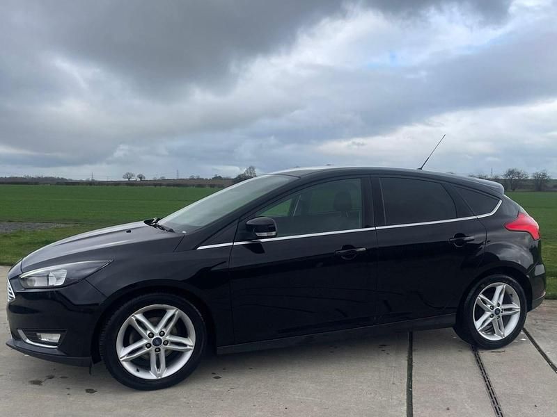 Used Ford Focus Titanium 125 HP (91 kW) 2016 Black Hatchback