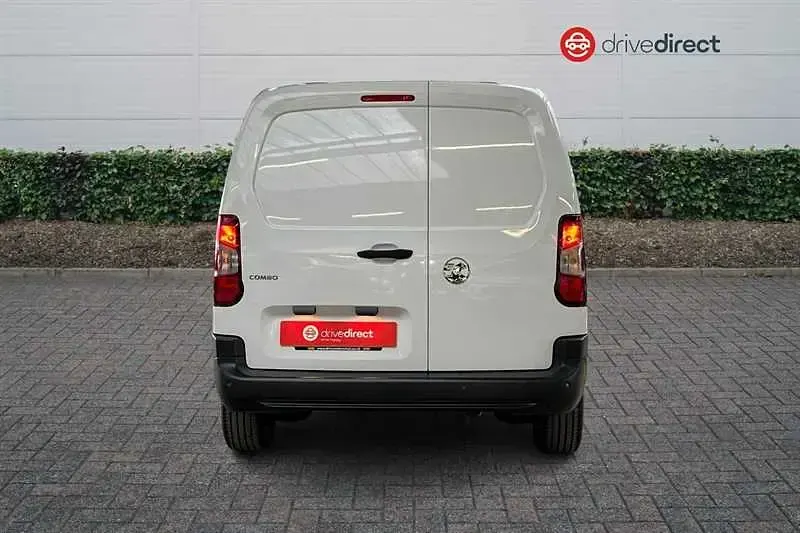 New Vauxhall Combo S 100 HP (73 kW) 2026 White MPV