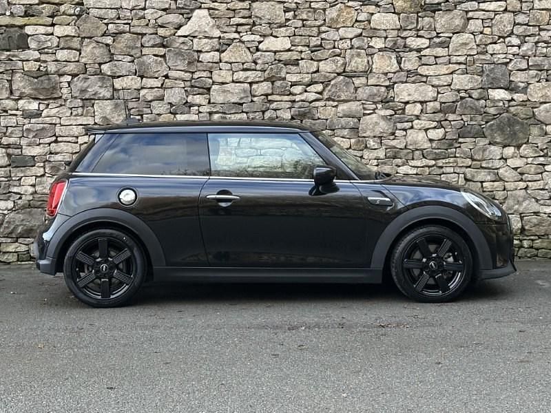 Used Mini Cooper S Classic 176 HP (129 kW) 2022 Black Hatchback