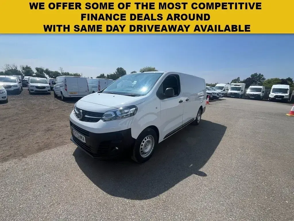 Used Vauxhall Vivaro S 100 HP (73 kW) 2022 White MPV