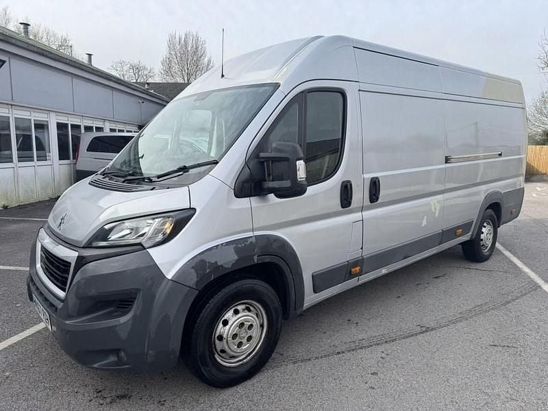 Used Peugeot Boxer 130 HP (95 kW) 2017 Silver Van