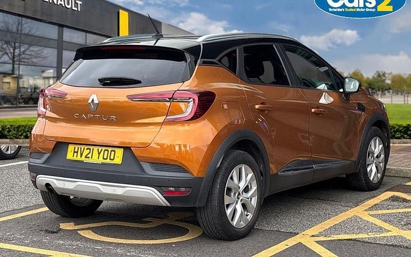 Used Renault Captur Iconic 131 HP (96 kW) 2020 Orange/black  SUV