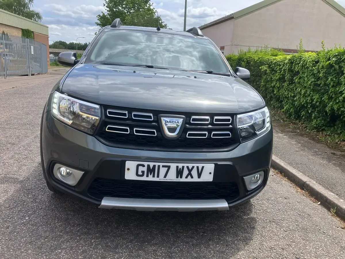 Used Dacia Sandero Stepway 90 HP (66 kW) 2017 Grey Hatchback