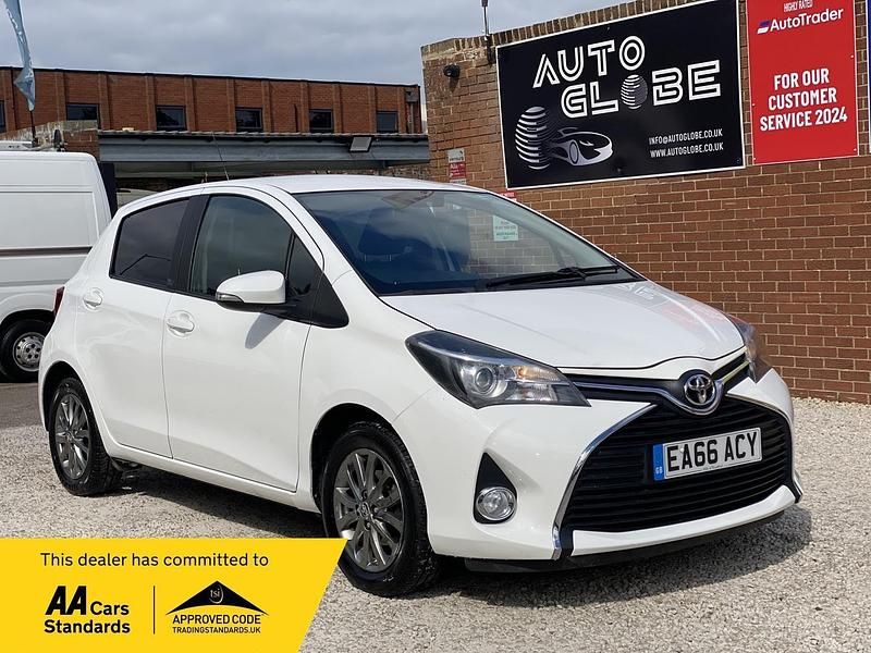 White Used 2016 Toyota Yaris Multidrive S Hatchback | £7,990 - Image 1/3