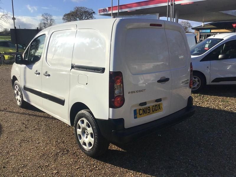 Used Peugeot Partner 2019 White MPV