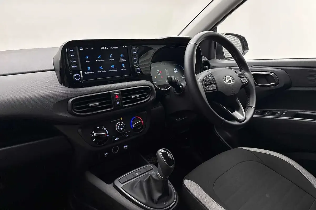 Used Hyundai i10 Advanced 83 HP (61 kW) 2025 Black Hatchback