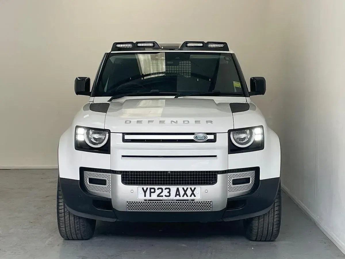 Used Land Rover Defender S 250 HP (183 kW) 2023 White SUV