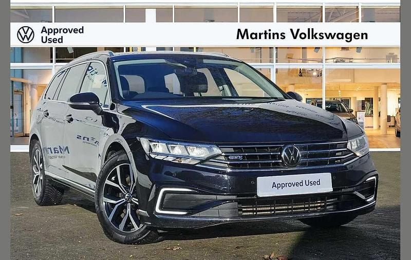 Black Used 2022 VW Passat GTE Estate | £17,995 (Fair price) - Image 1/4