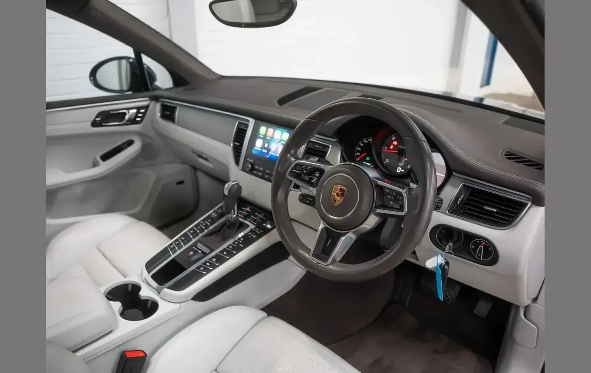 Used Porsche Macan S 254 HP (186 kW) 2017 Blue SUV