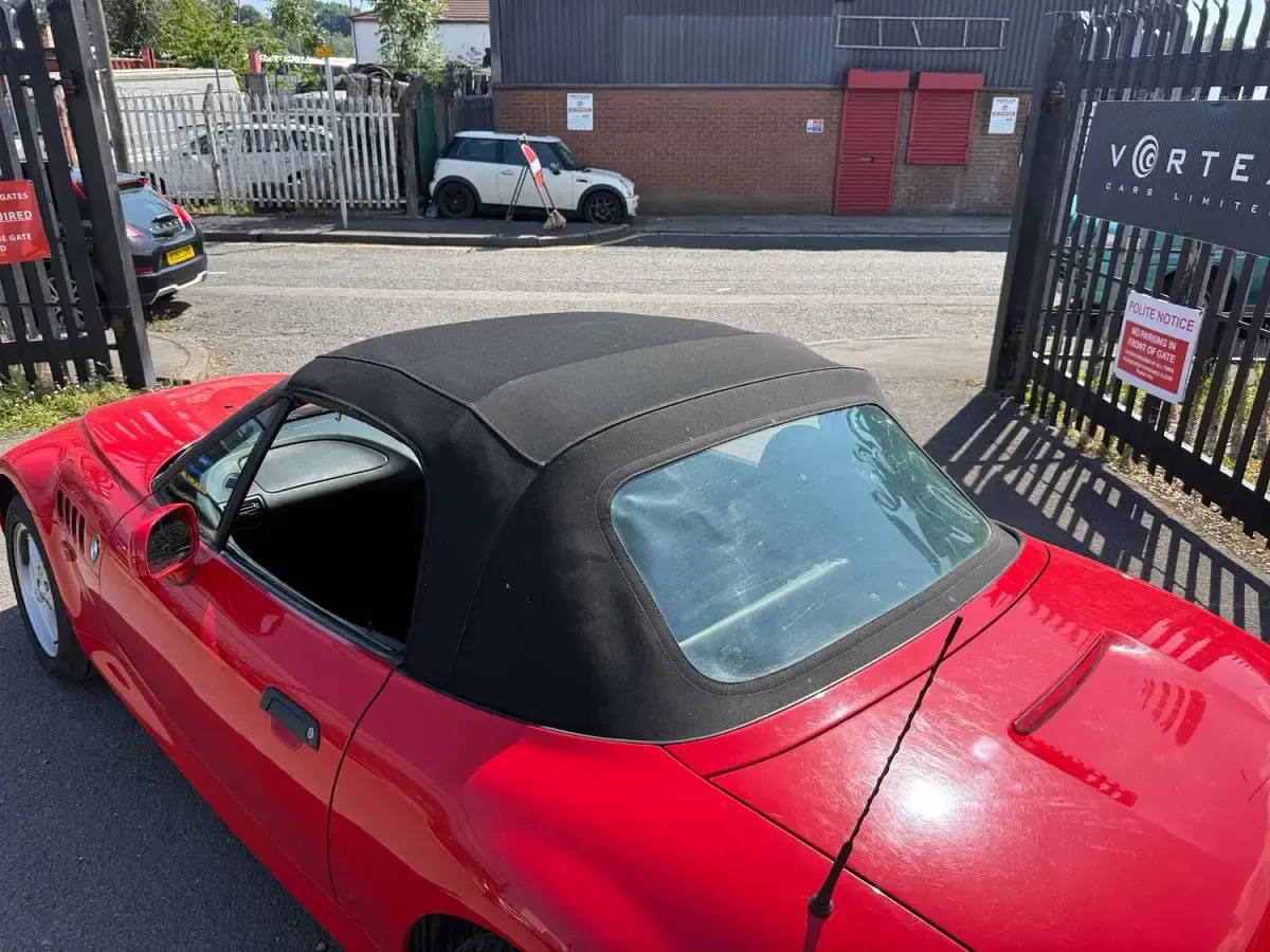 Used BMW Z3 140 HP (102 kW) 1997 Red Cabriolet