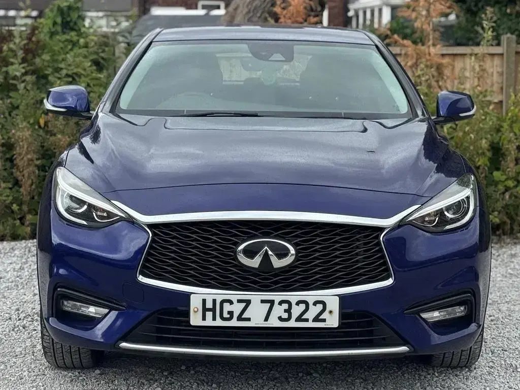 Used Infiniti Q30 Business 2017 Blue Hatchback