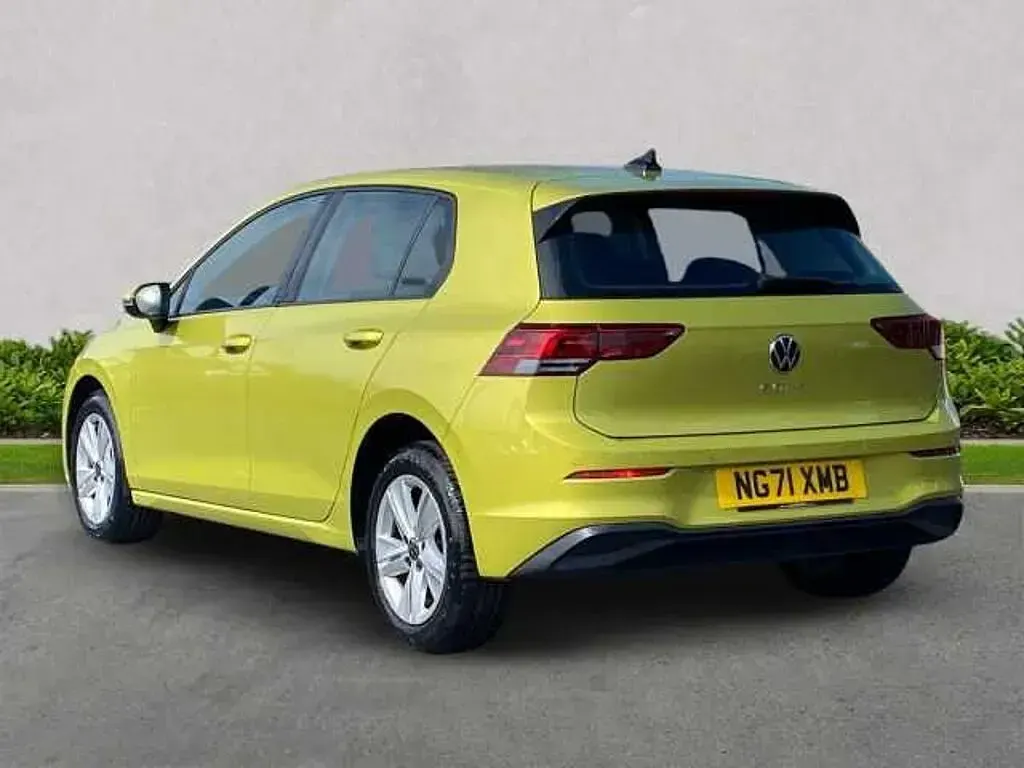 Used VW Golf VIII Life 130 HP (95 kW) 2022 Yellow Hatchback