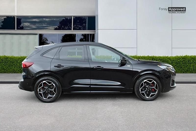Begagnad Ford Kuga ST-Line X 2024 Svart SUV