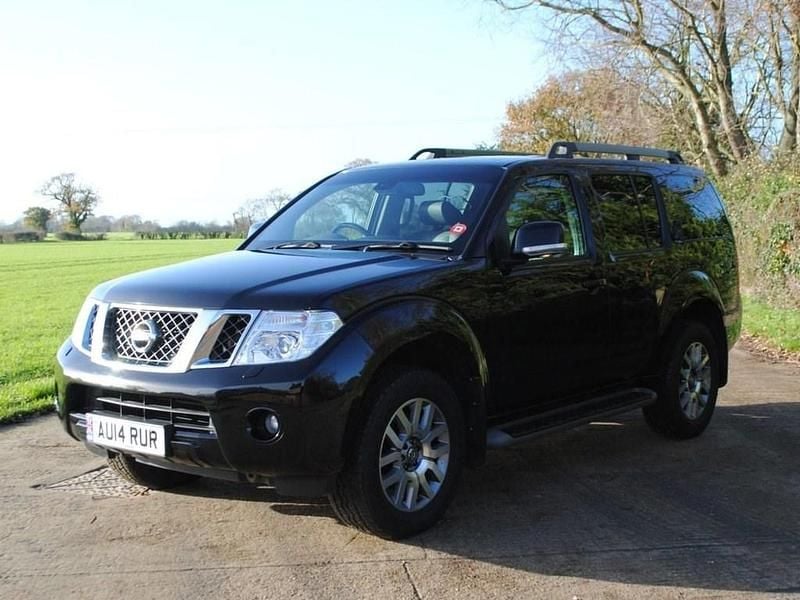 Black Used 2014 Nissan Pathfinder Tekna SUV | £11,495 - Image 1/3
