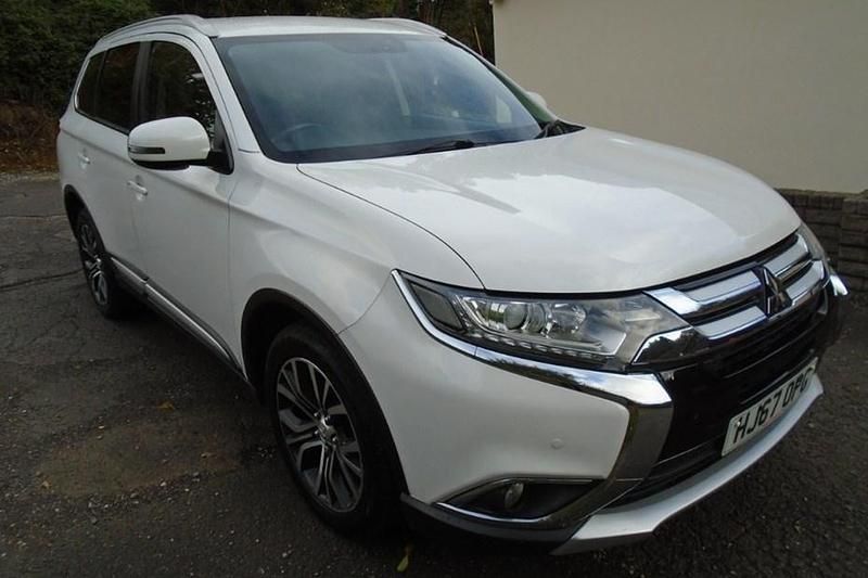 White Used 2017 Mitsubishi Outlander SUV | £10,600 (Fair price) - Image 1/1