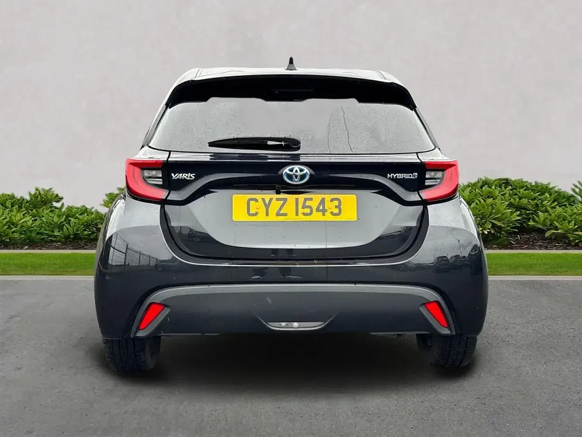Used Toyota Yaris Design 116 HP (85 kW) 2023 Black Hatchback