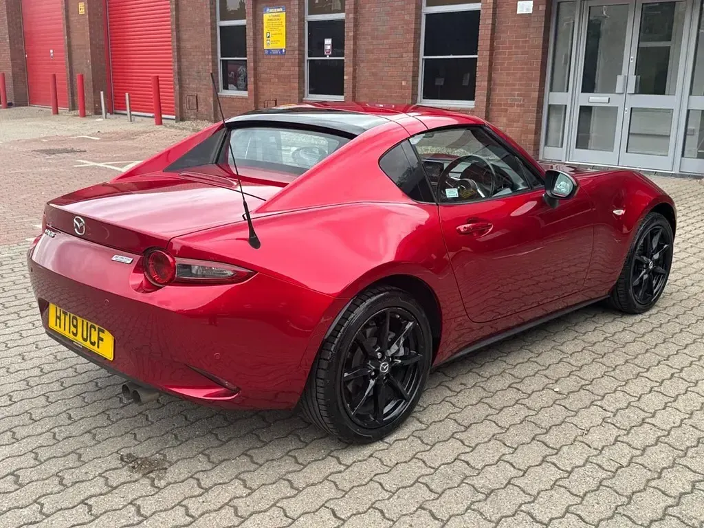 Begagnad Mazda MX5 Inclusive 181 HK (133 kW) 2019 Röd Cab