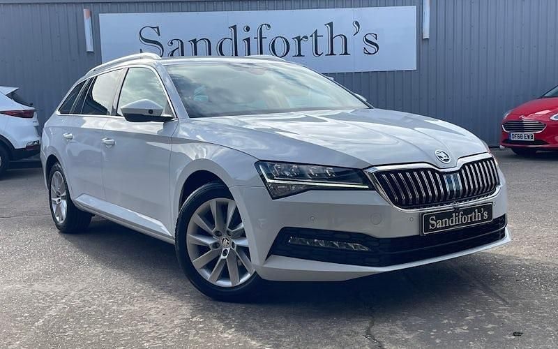 Used Skoda Superb SE Technology 150 HP (110 kW) 2022 White Estate