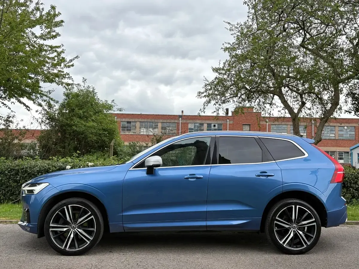 Used Volvo XC60 R-Design Pro 2018 Blue SUV
