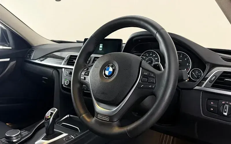 Used BMW 320 Luxury Line 190 HP (139 kW) 2017 Silver Sedan