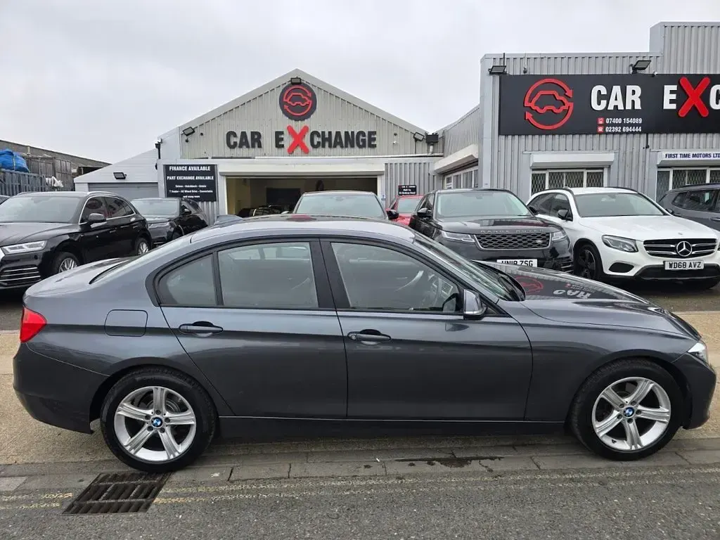 Used BMW 318 Comfort Edition 143 HP (105 kW) 2014 Grey Sedan