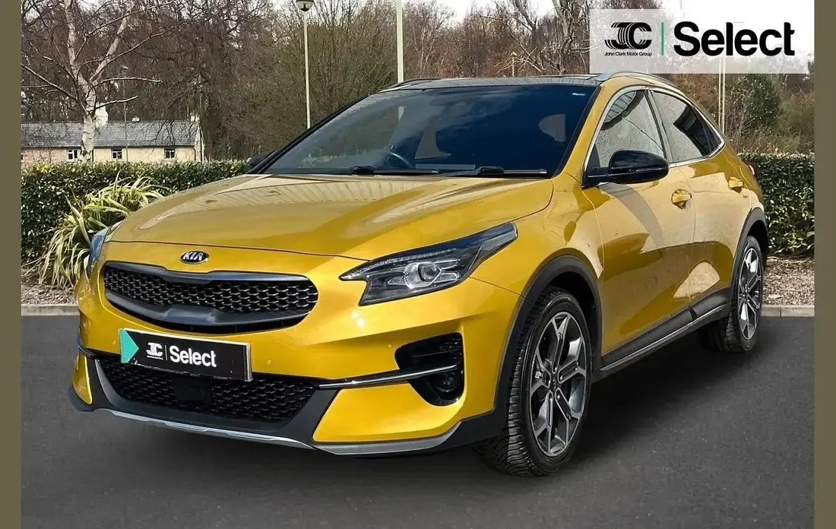 Usado Kia XCeed First Edition 138 CV (101 kW) 2021 Amarillo SUV
