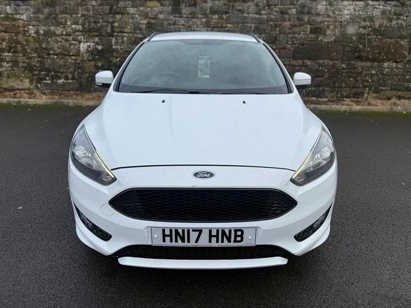 Used Ford Focus ST-Line 120 HP (88 kW) 2017 White Estate