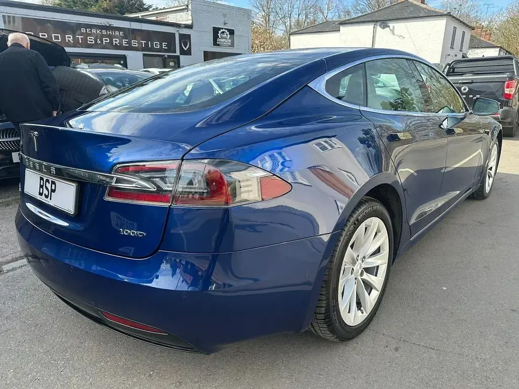 Used Tesla Model S 386 kW (525 HP) 2017 Blue Hatchback