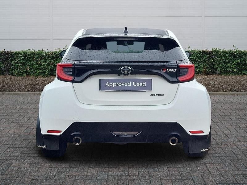 Used Toyota Yaris 2022 White Hatchback
