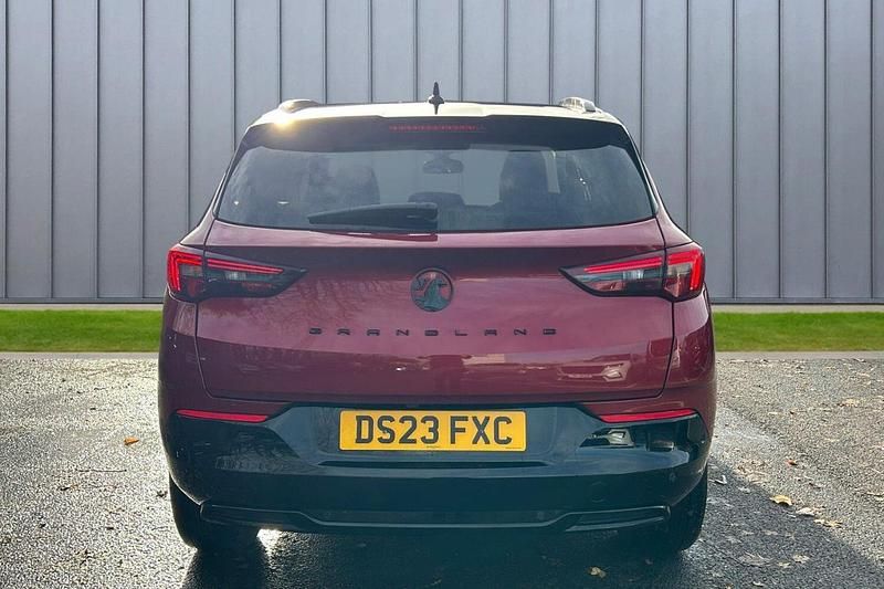 Used Vauxhall Grandland X S 128 HP (94 kW) 2023 Red SUV