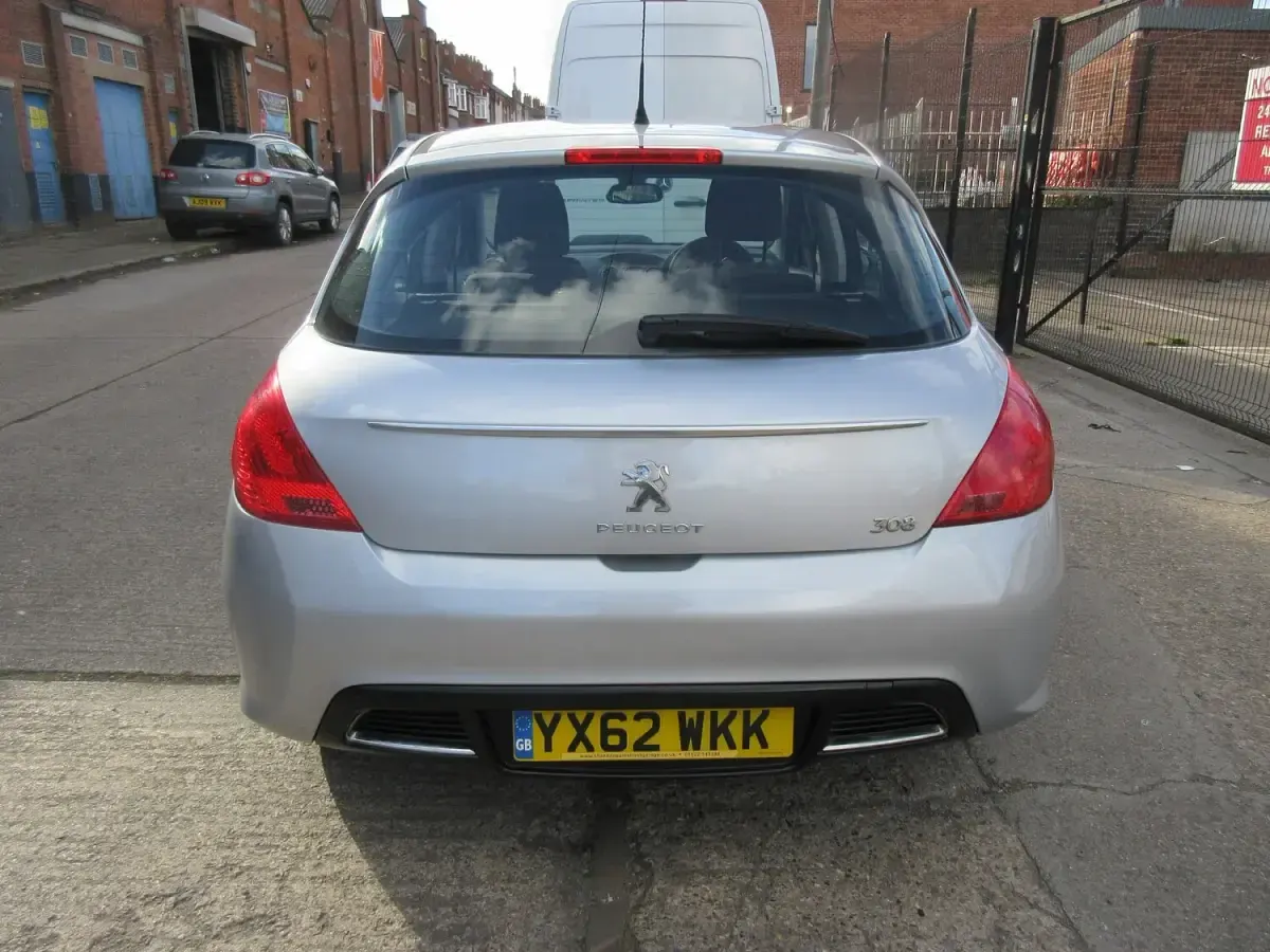 Used Peugeot 308 Active 92 HP (67 kW) 2012 Silver Hatchback