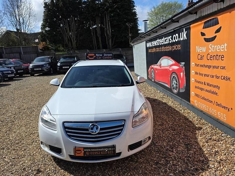 Second-hand Vauxhall Insignia SRi 160 CP (117 kW) 2012 Alb Break