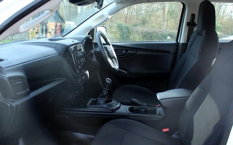 Used Isuzu D-Max 165 HP (121 kW) 2024 Pickup