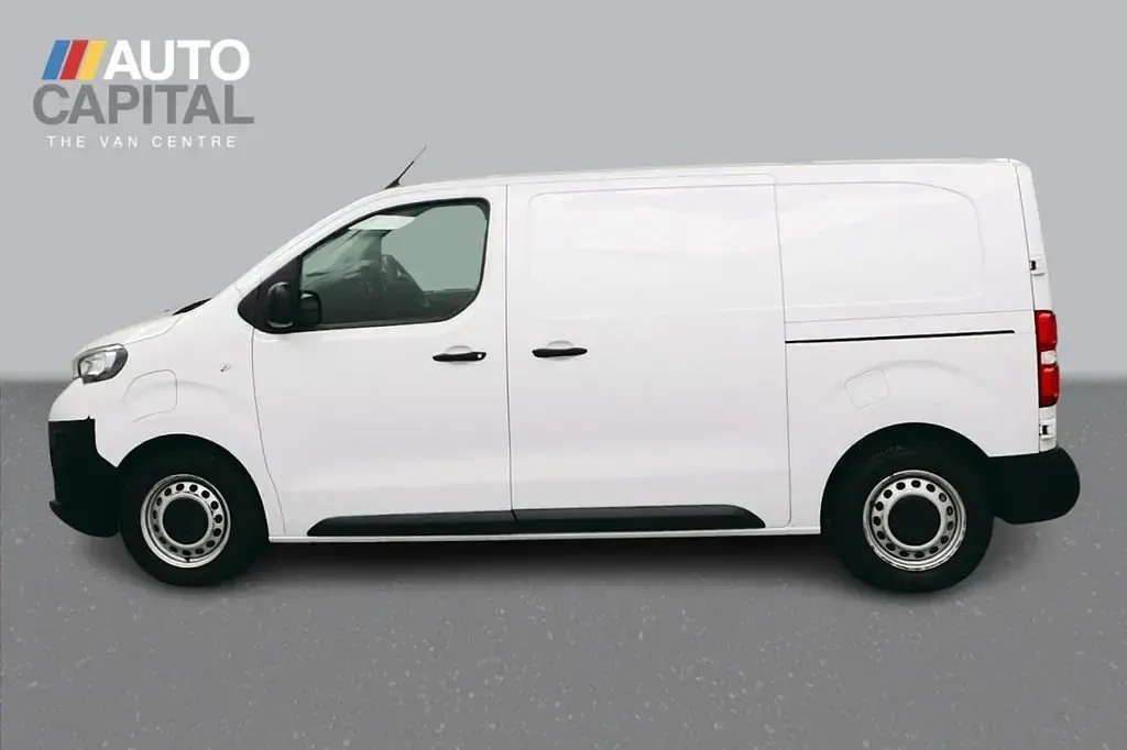 Used Peugeot e-Expert 100 kW (136 HP) 2023 White Van