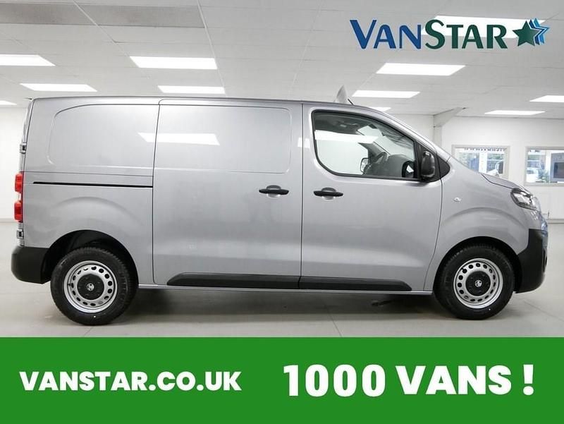 Used Vauxhall Vivaro Edition 100 HP (73 kW) 2023 Grey MPV