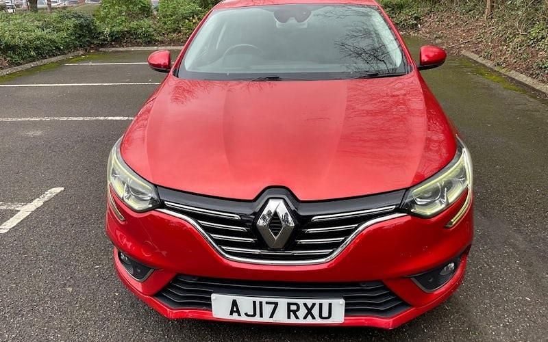 Used Renault Mégane IV Dynamique 131 HP (96 kW) 2017 Red Hatchback