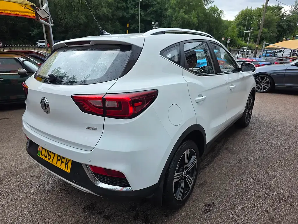Used MG MG3 106 HP (77 kW) 2017 White Hatchback