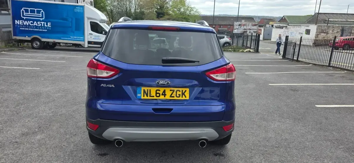 Usado Ford Kuga Titanium 140 HP (102 kW) 2014 Azul SUV