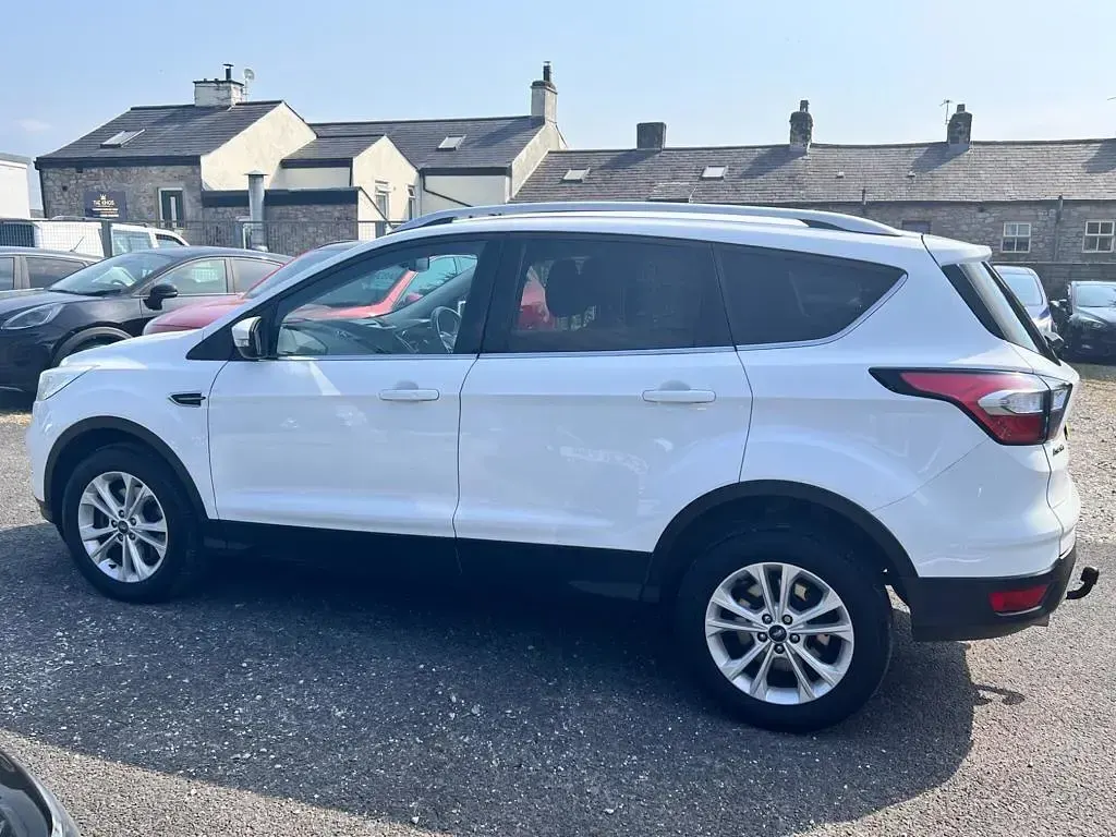 Used Ford Kuga Titanium 150 HP (110 kW) 2019 White SUV