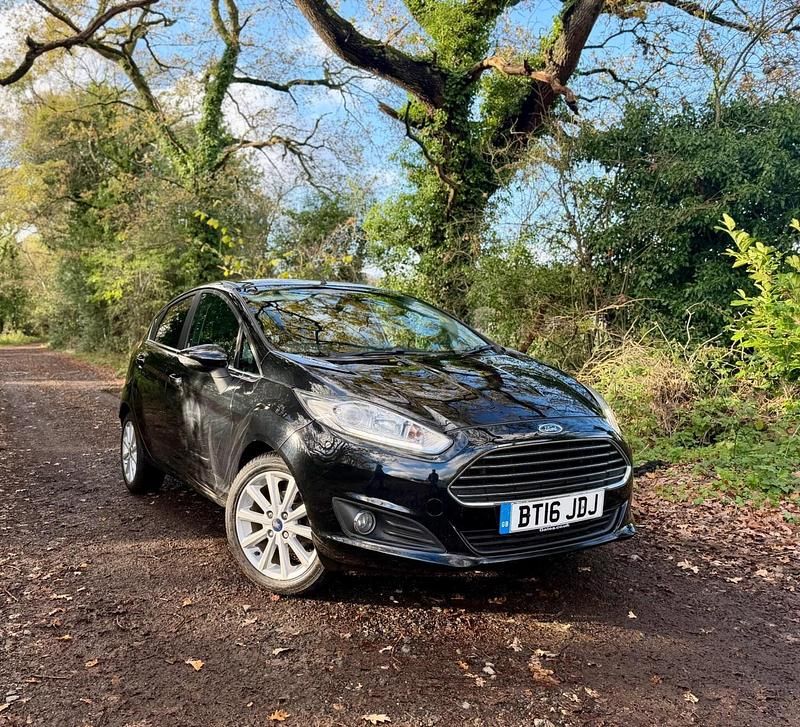 Black Used 2016 Ford Fiesta Titanium Hatchback | £2,995 (Good price) - Image 1/4