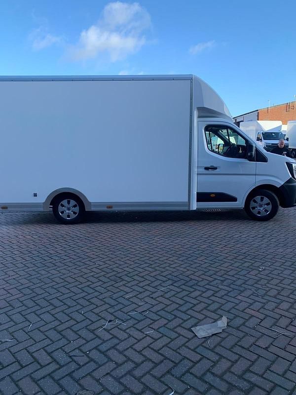 New Renault Master 150 HP (110 kW) 2026 White MPV