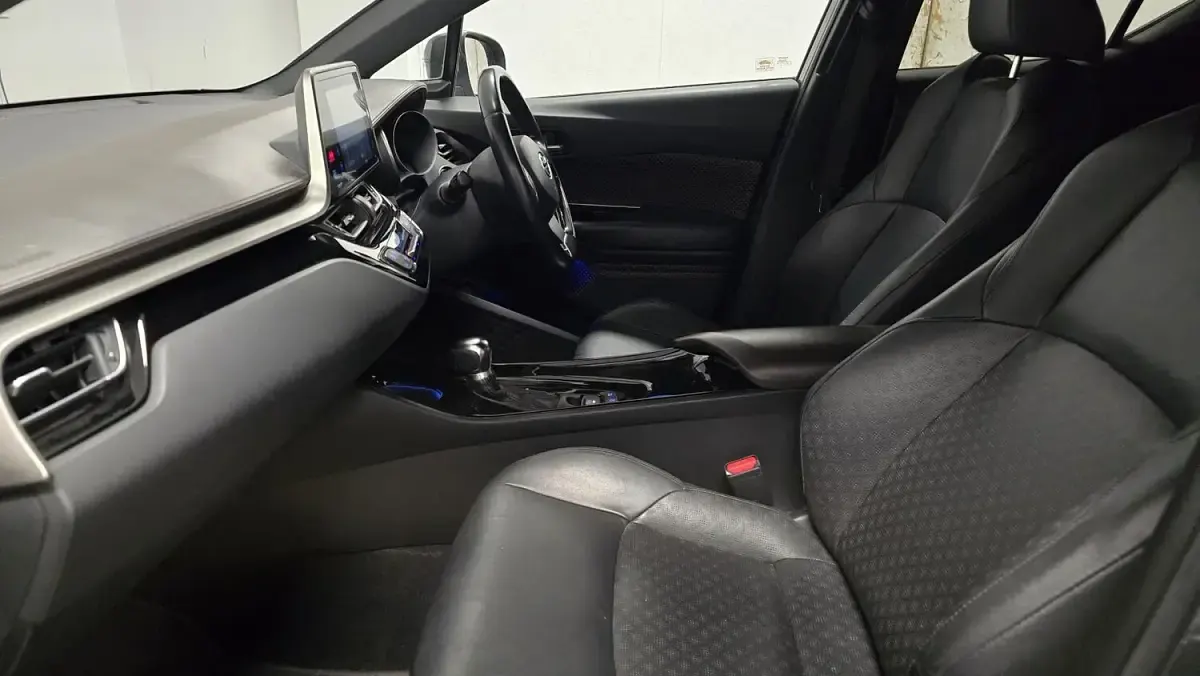 Used Toyota C-HR 122 HP (89 kW) 2018 Grey SUV