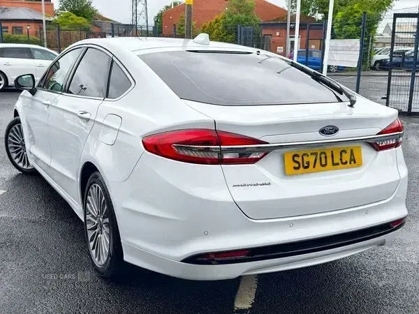 Used Ford Mondeo Titanium 150 HP (110 kW) 2021 White Hatchback