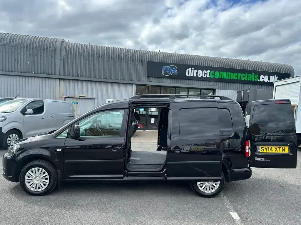 Used VW Caddy Maxi Trendline 101 HP (74 kW) 2014 Black MPV