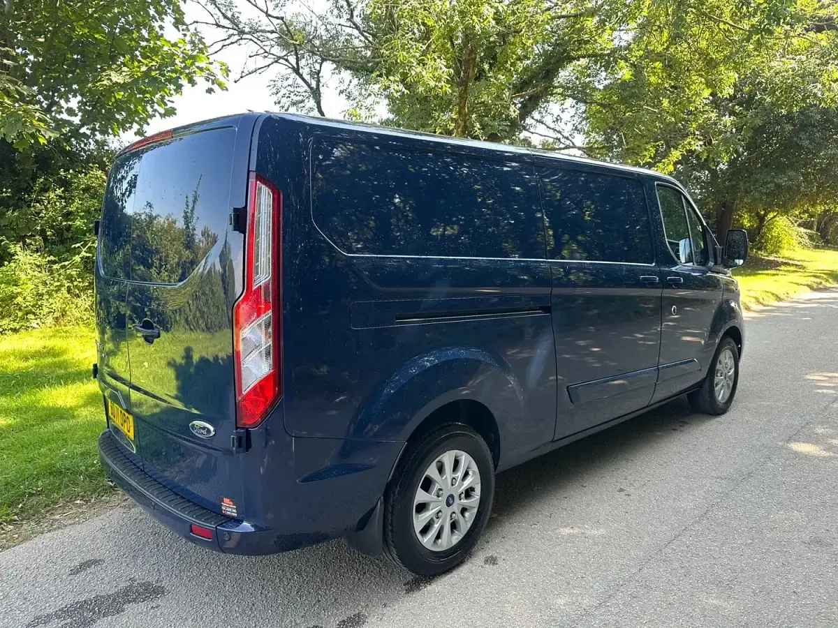 Used Ford Transit Custom Limited 130 HP (95 kW) 2021 Blue Van